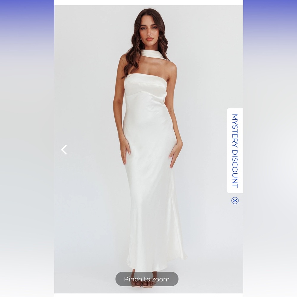 Selfie Leslie Damsel Reverse Halter Maxi Dress in Oyster
